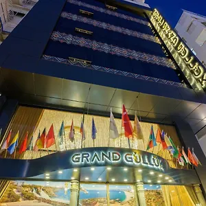Grand Gulluk & Center **** Antália