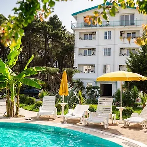  Курортный комплекс Garden Palace Албания